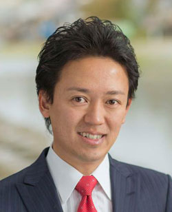中京区支部長　　佐々木隆吏（ささき　たかし）
